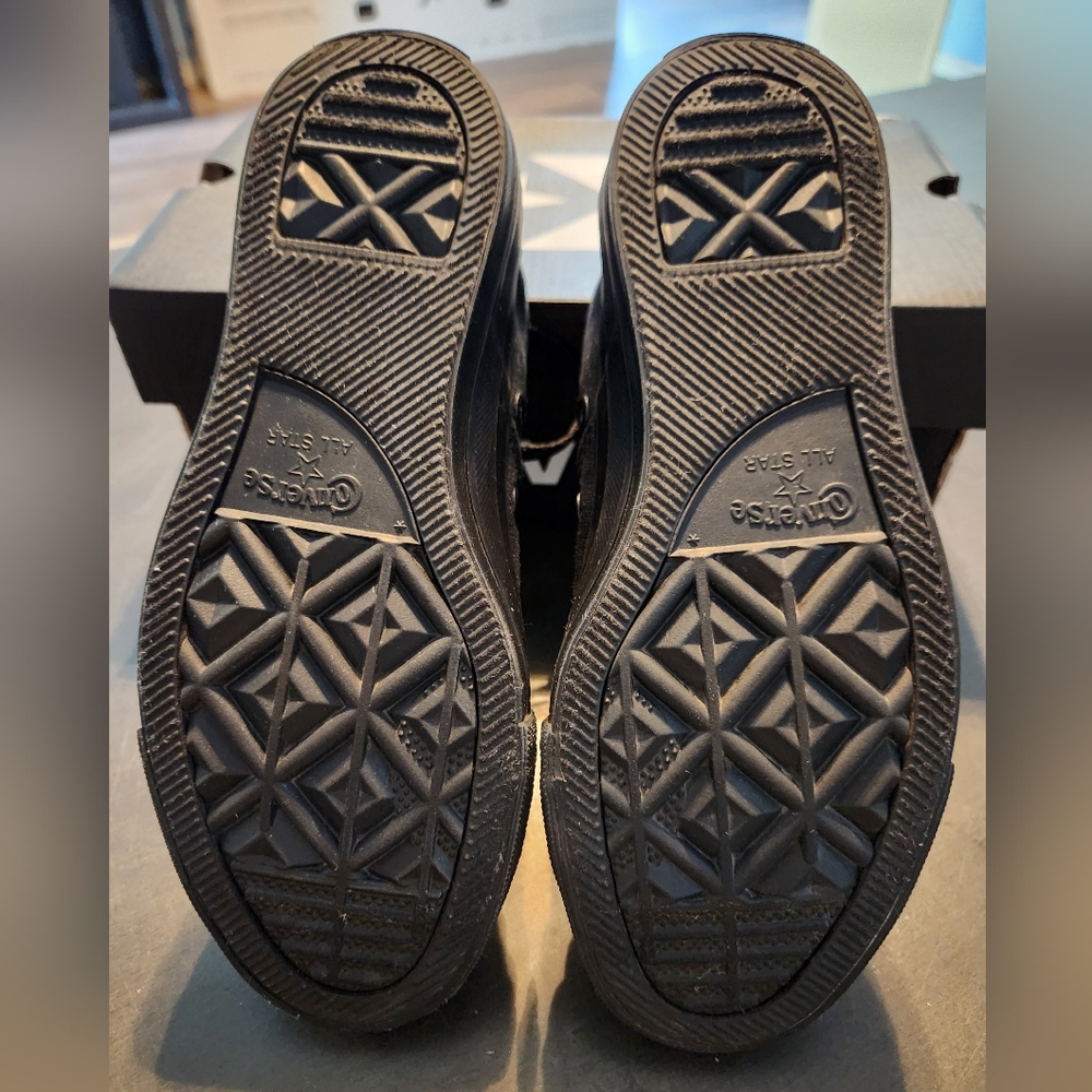 Converse Chuck Taylor Madison Ox, 5, Blk w/White - Picture 7 of 8